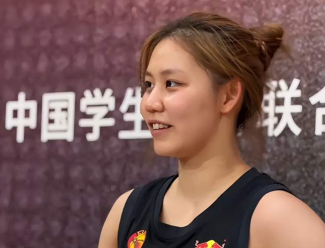 开云官方直播-女篮19岁新星崛起，半决赛狂轰30分，曾获MVP，宫鲁鸣或召她试试